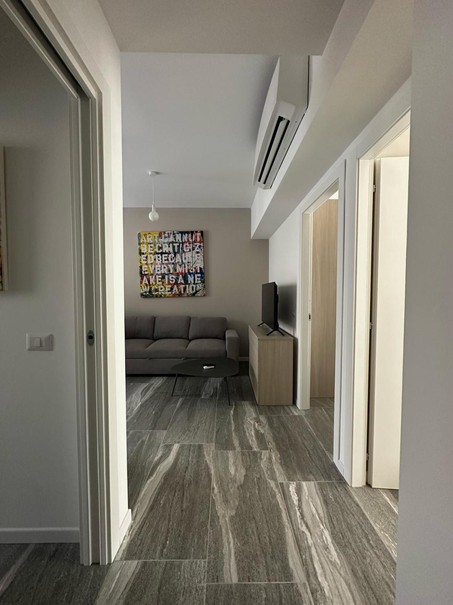 Essential Apartment